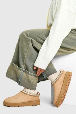 Mules confortables brodées