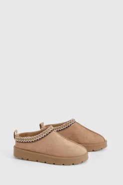 Mules confortables brodées