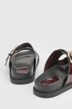 Mules À Double Bride Avec Détail Boucle Dorée En Synthétiquecuir