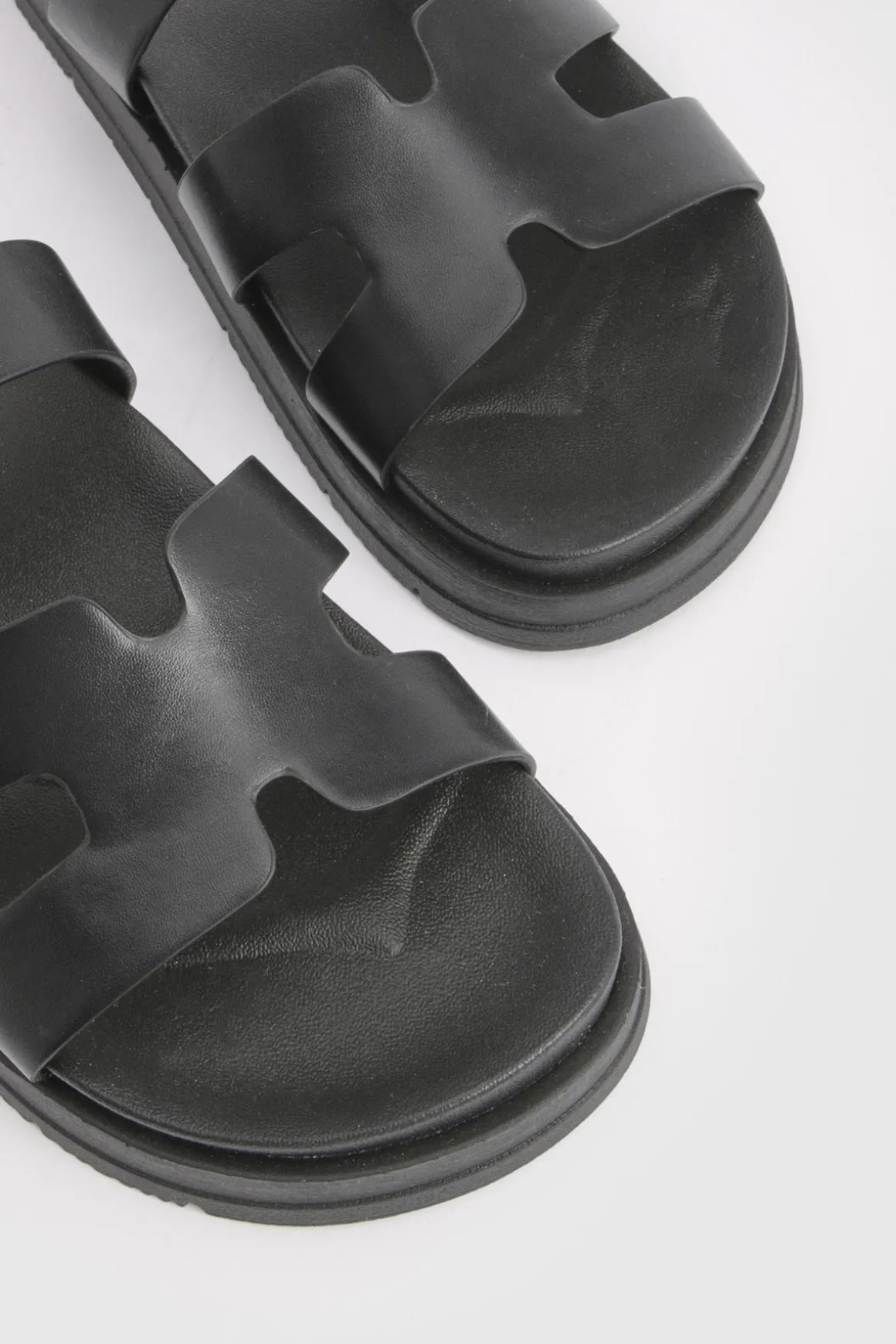 Mules À Plateforme À Découpes