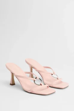 Mules À Talon Avec Anneau Métallique Et Bride Entre Les Orteils
