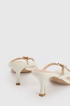 Mules À Talon Avec Bride D'orteil Ornée De Coquillage