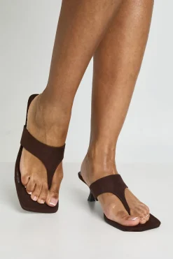 Mules À Talon Avec Bride Entre Les Orteils En Synthétique Coupe Large