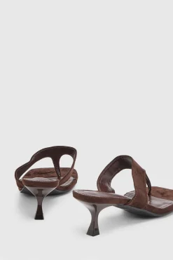 Mules À Talon Avec Bride Entre Les Orteils En Synthétique Coupe Large