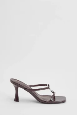 Mules À Talon Avec Détail Anneau Métallique Et Bride Entre-doigts