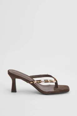 Mules À Talon Avec Détails Coquillages Et Bride Entre-doigts