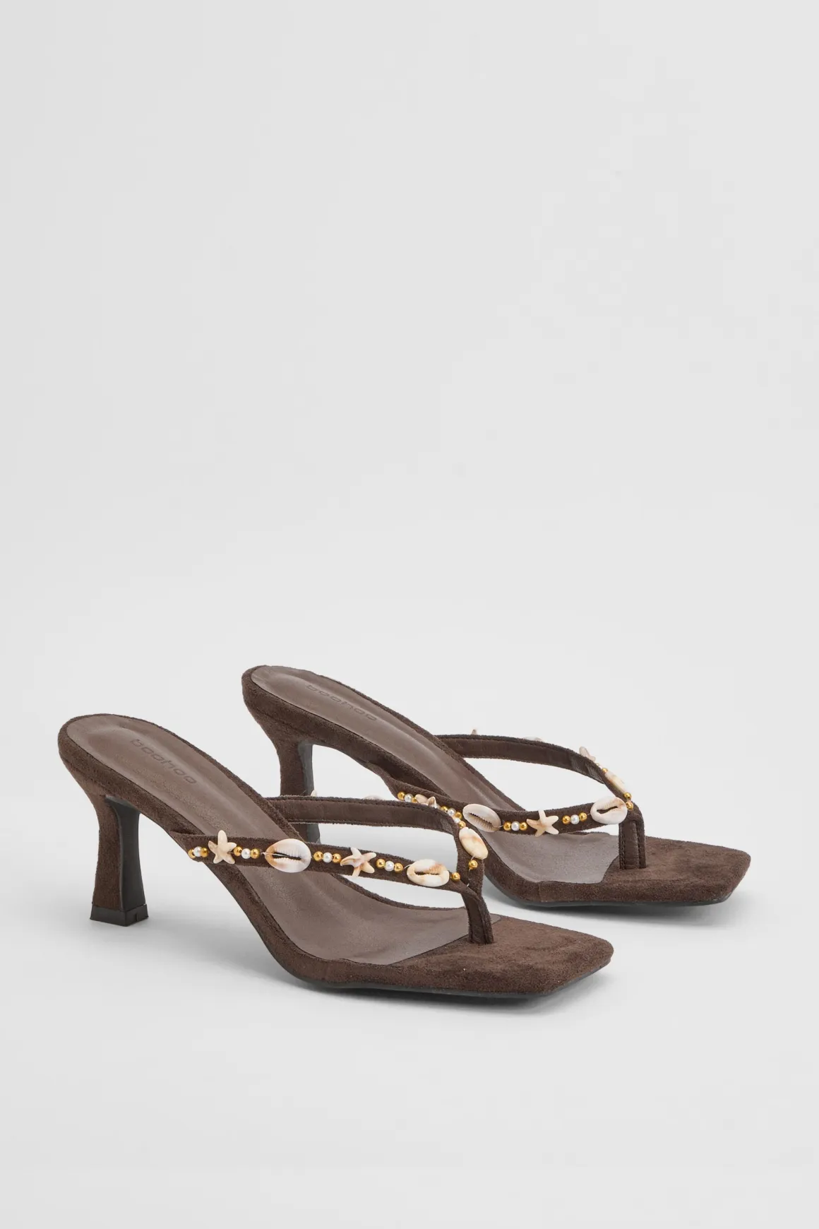Mules À Talon Avec Détails Coquillages Et Bride Entre-doigts