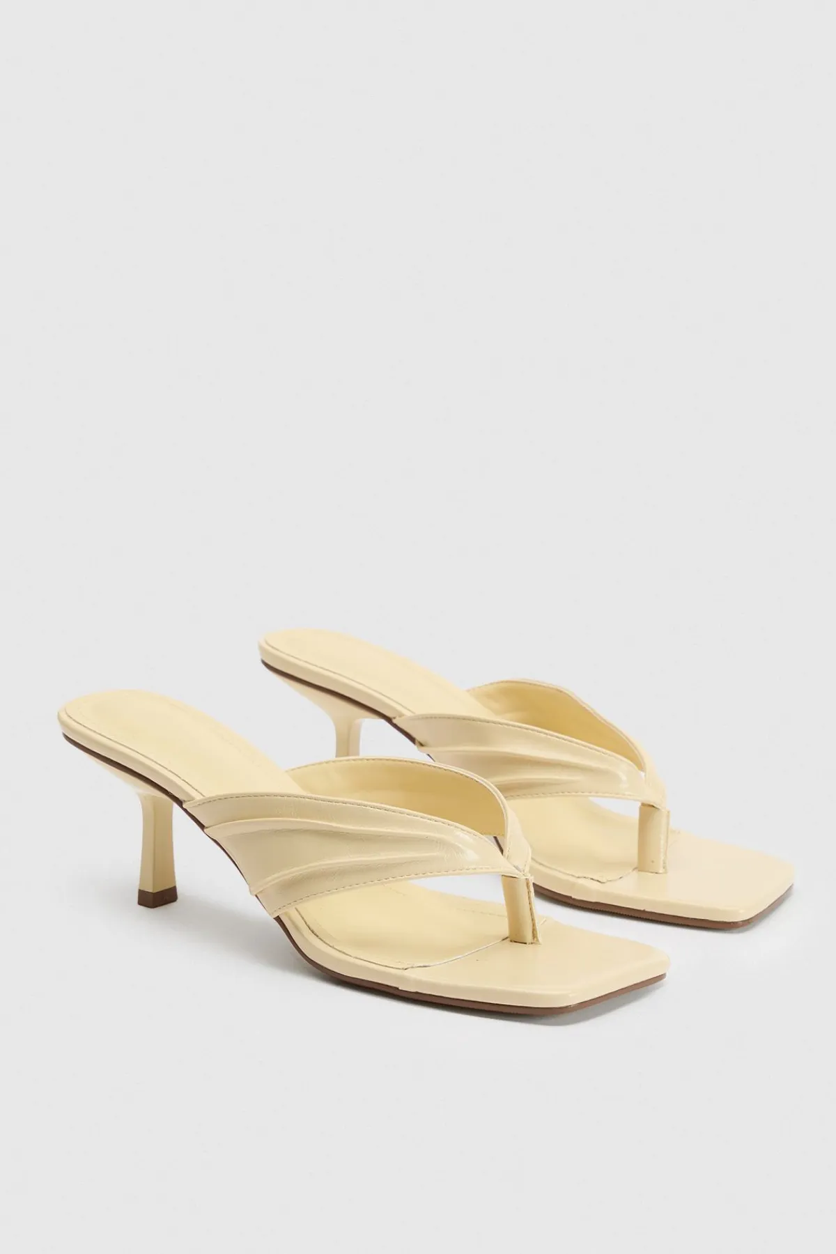 Mules À Talons Avec Bride Entre-orteils À Sequins