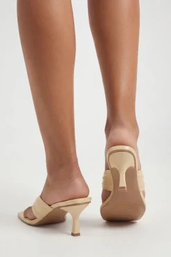 Mules À Talons Avec Bride Entre-orteils À Sequins