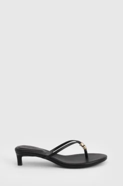 Mules À Talons Avec Bride Entre-orteils Et Détail Ornemental