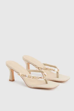 Mules À Talons Avec Bride Orteil Et Détails Coquillage En Lin