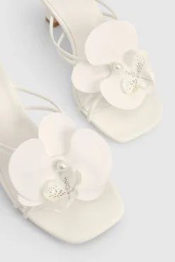 Mules À Talons Avec Brides Et Fleur