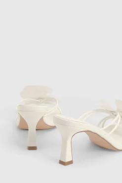 Mules À Talons Avec Brides Et Fleur