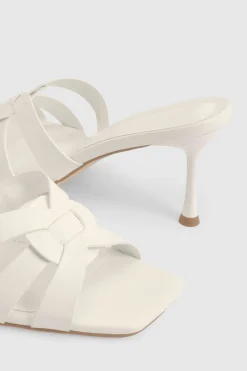 Mules À Talons Avec Détail Ajouré Coupe Large