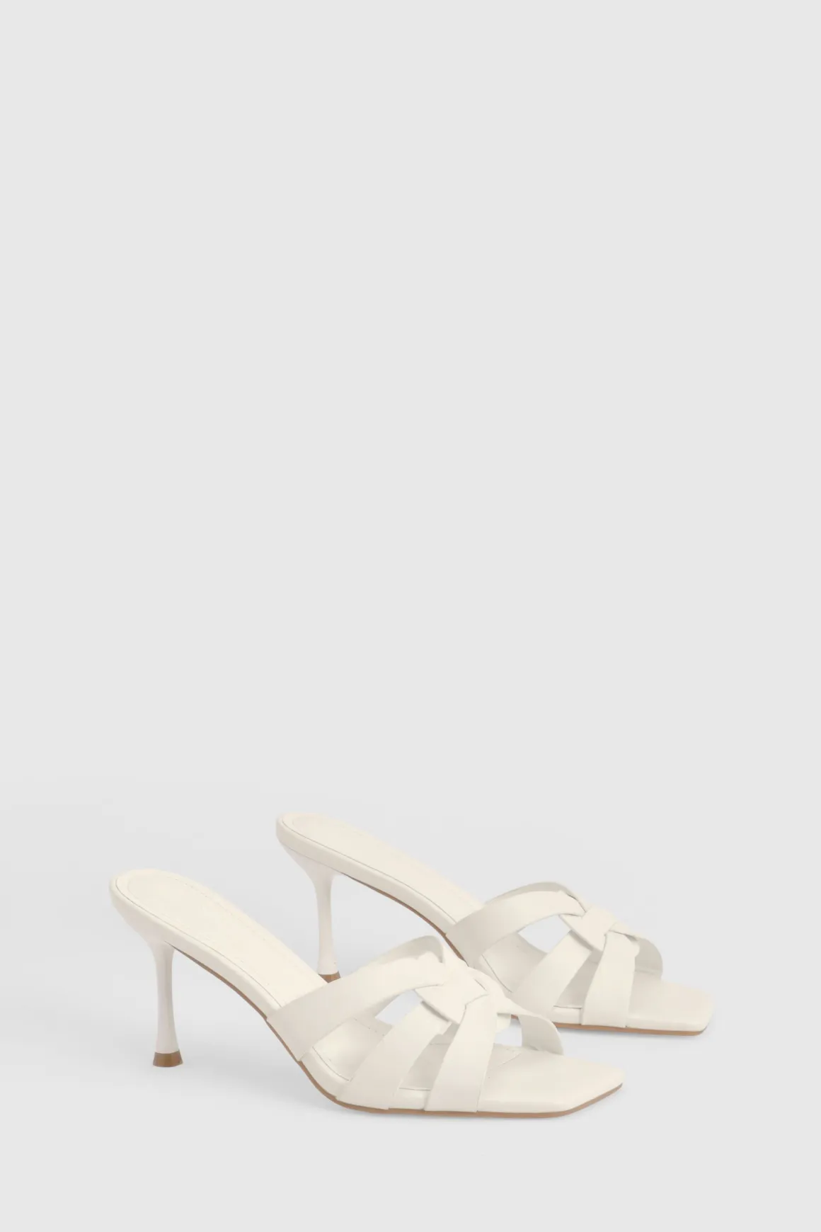 Mules À Talons Avec Détail Ajouré Coupe Large