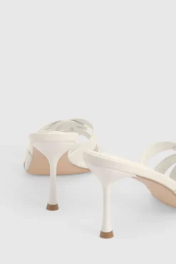Mules À Talons Avec Détail Ajouré Coupe Large