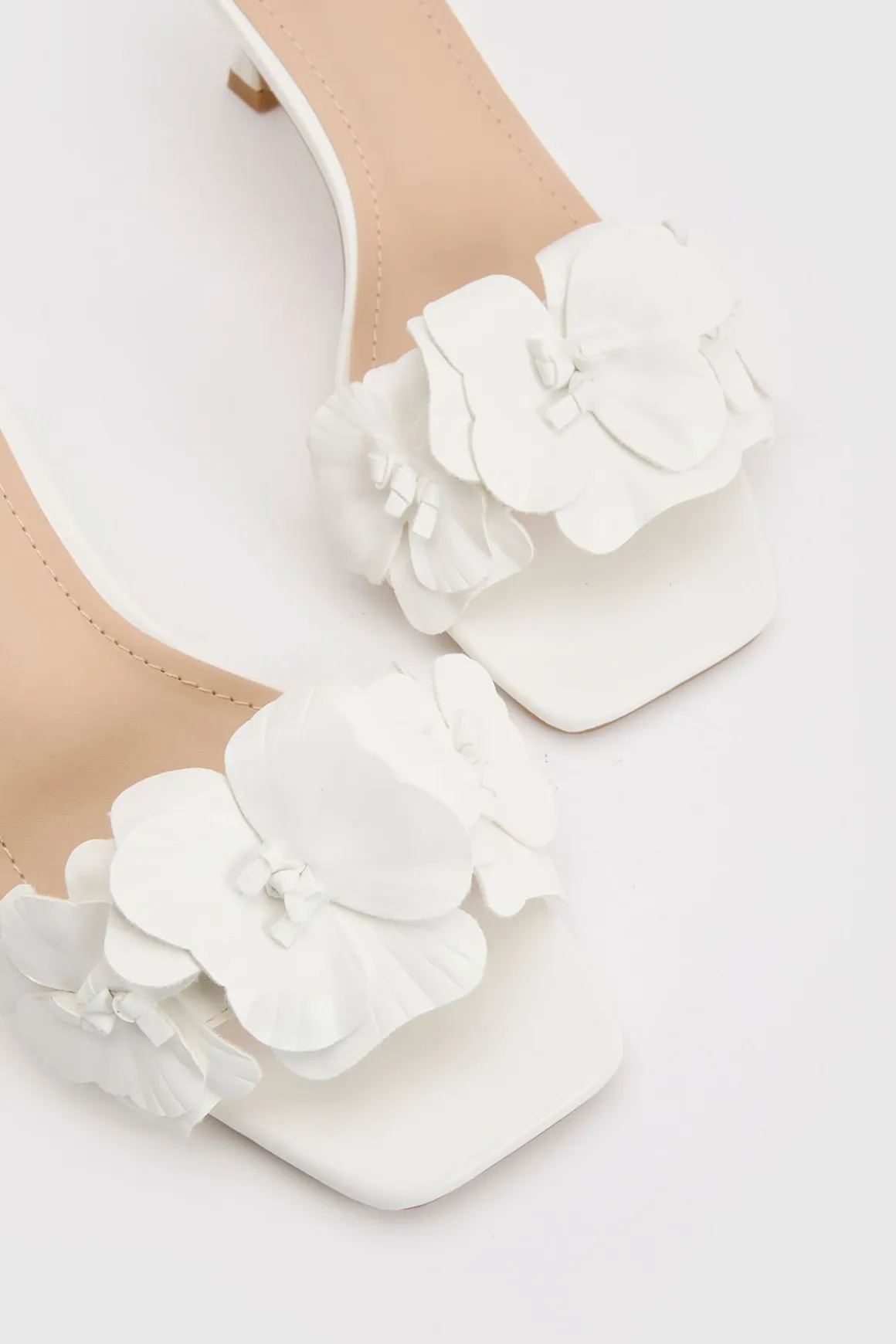 Mules À Talons Avec Détail Floral Surdimensionné