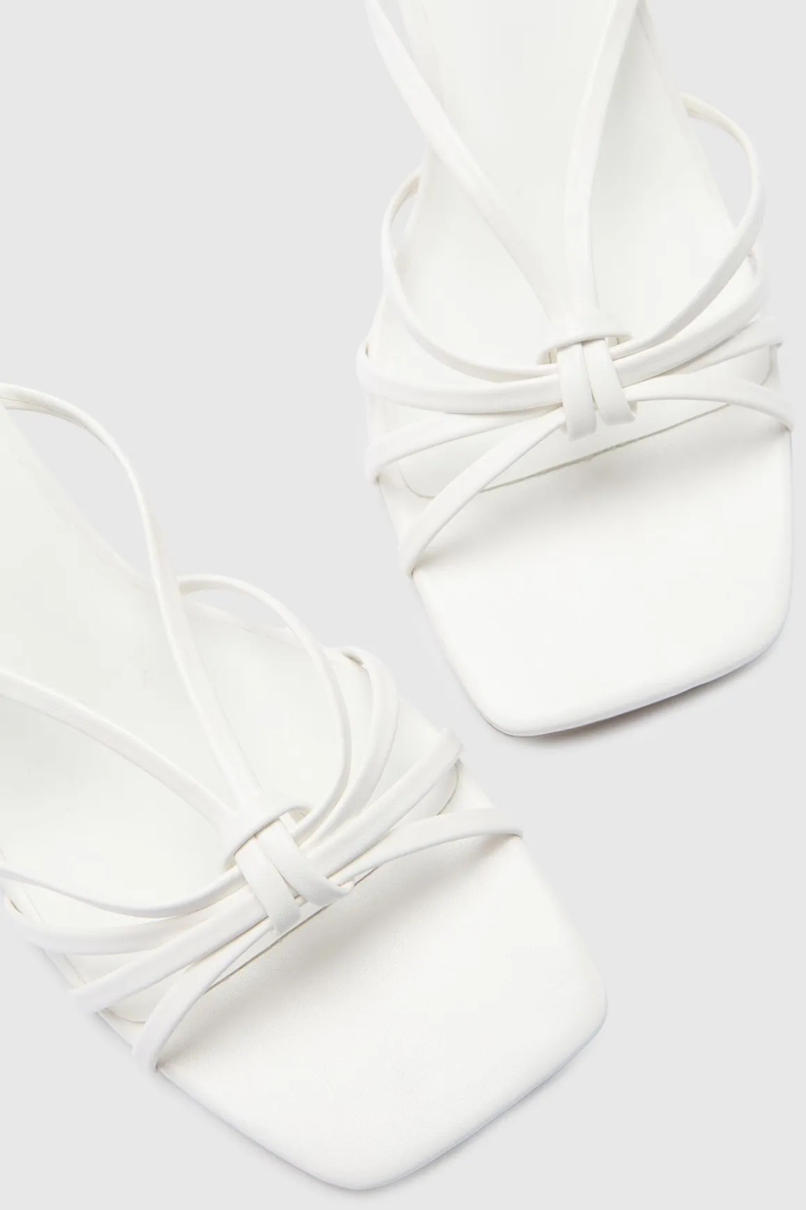 Mules À Talons Avec Détail Nœud Et Brides Coupe Large