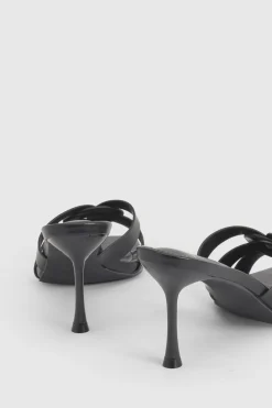 Mules À Talons Avec Détails Cage Coupe Large