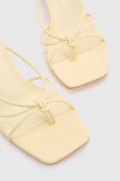 boohoo Mules À Talons Avec Nœud Et Brides Coupe Large< Chaussures Festives|Chaussures À Talons