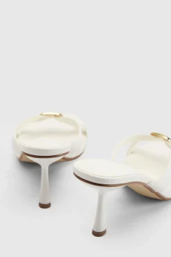 Mules À Talons Coupe Large Avec Détail Métallique Et Brides Croisées