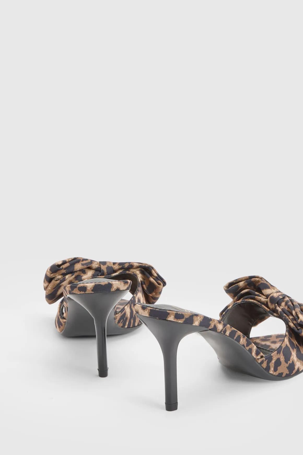 Mules À Talons En Satin Avec Nœud Surdimensionné Imprimé Léopard