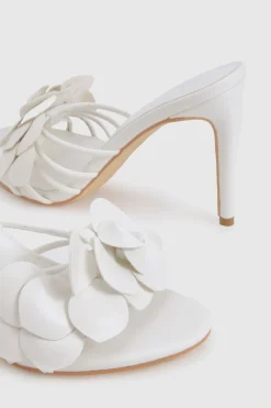 Mules à talons pour pieds larges avec détails floraux
