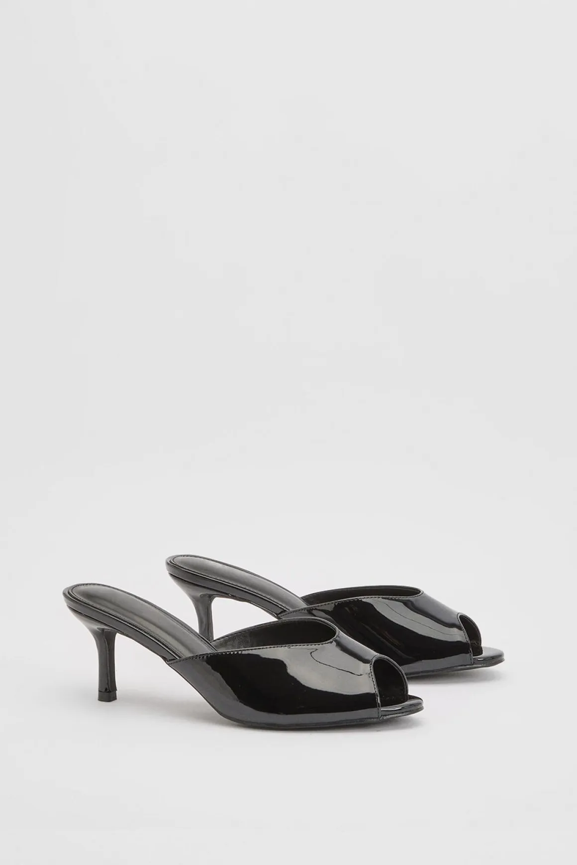 Mules À Talons Vernies À Bout Ouvert