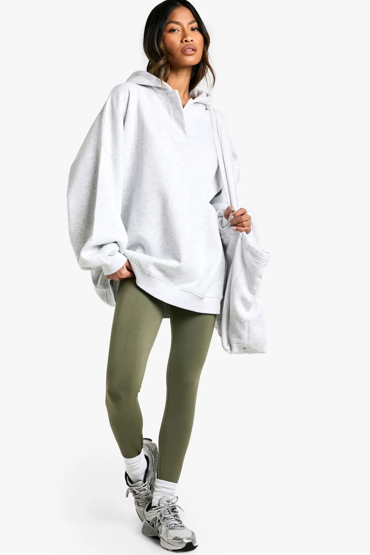 boohoo Notch Neck Balloon Sleeve Oversized Hoodie devient Sweat à capuche oversize à encolure à encoche et manches ballon<Femme Sweats À Capuche Et Sweats|Sweats À Capuche Et Sweatshirts