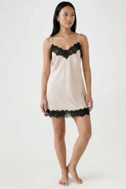 boohoo Nuisette En Satin Avec Détails En Dentelle Contrastée<Femme Satin Et Dentelle|Pyjamas