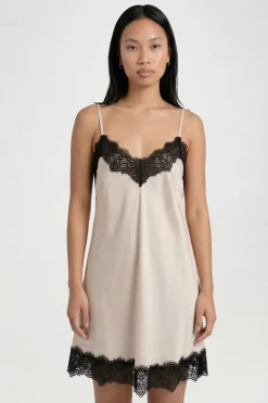boohoo Nuisette En Satin Avec Détails En Dentelle Contrastée<Femme Satin Et Dentelle|Pyjamas