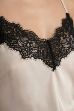 boohoo Nuisette En Satin Avec Détails En Dentelle Contrastée<Femme Satin Et Dentelle|Pyjamas