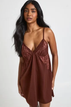 Nuisette En Satin Avec Détails En Dentelle Florale