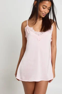 Nuisette En Satin Avec Détails En Dentelle