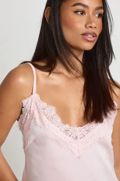 Nuisette En Satin Avec Détails En Dentelle