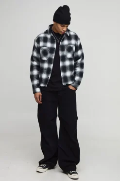 boohooMAN Oversized Boxy Graffiti Long Sleeve Flannel Check Shirt<Homme Chemises