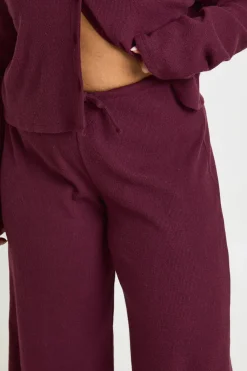 boohoo Pantalon ample côtelé à jambes larges<Femme Pantalons|Looks Bordeaux