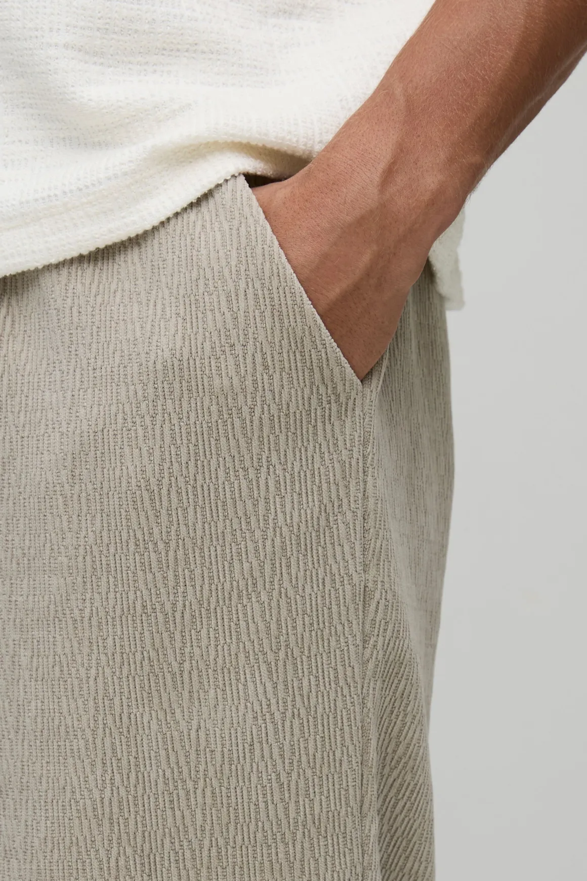 Pantalon ample à la coupe longue en imitation daim texturé