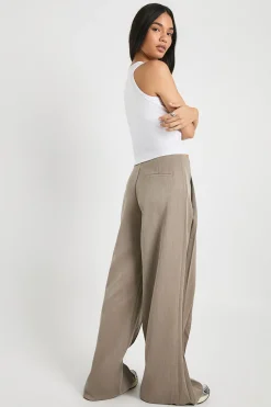Pantalon ample à plis extrêmes