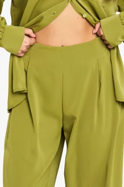 boohoo Pantalon ample tissé avec plis à l'avant et jambe large<Femme Pantalons