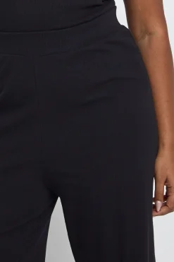 Pantalon basique en côtes à jambe droite
