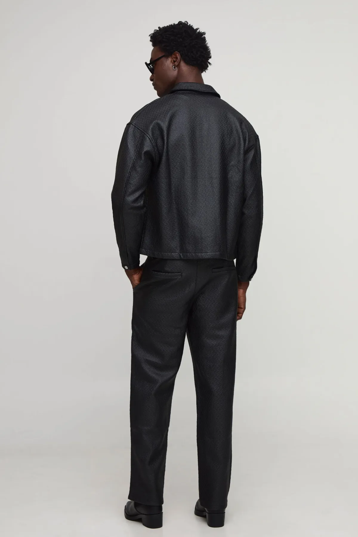 boohooMAN Pantalon Bouclé à Coupe Large à Revêtement Mat<Homme Ensembles