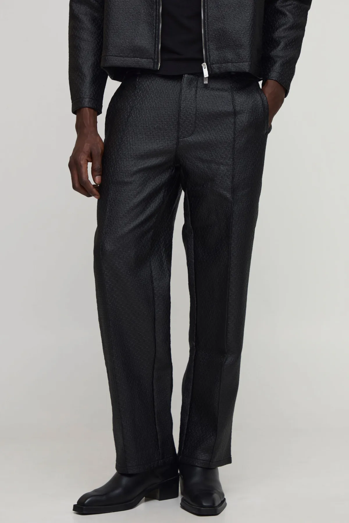boohooMAN Pantalon Bouclé à Coupe Large à Revêtement Mat<Homme Ensembles