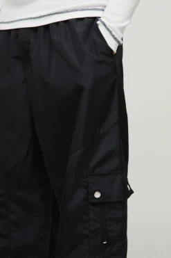 Pantalon cargo Carpenter en nylon parachute