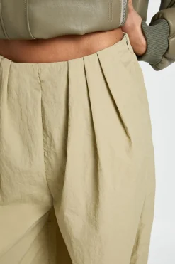 Pantalon Cargo En Nylon Avec Détail Plissé