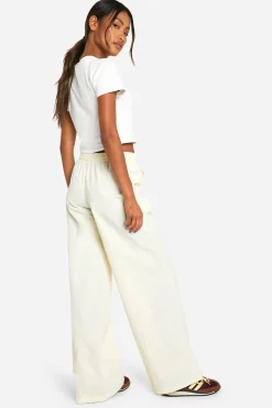 boohoo Pantalon Cargo en Nylon à Taille avec Cordon de Serrage et Jambe Droite<Femme Pantalons|Looks De Rentrée