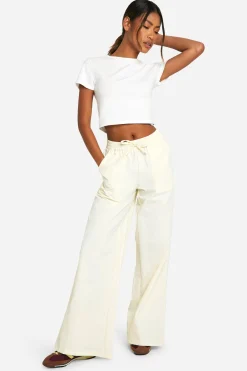 boohoo Pantalon Cargo en Nylon à Taille avec Cordon de Serrage et Jambe Droite<Femme Pantalons|Looks De Rentrée