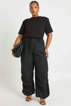 boohoo Pantalon Cargo Grande Taille en Nylon à Taille Nouée<Femme Pantalons