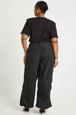 boohoo Pantalon Cargo Grande Taille en Nylon à Taille Nouée<Femme Pantalons