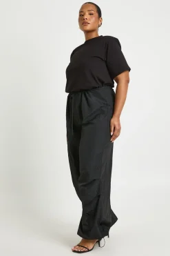 boohoo Pantalon Cargo Grande Taille en Nylon à Taille Nouée<Femme Pantalons